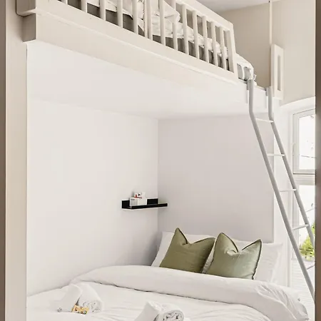 Dinbnb I Historical Building I 50m To Museum Apartment