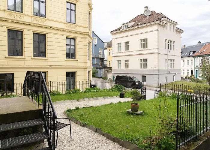 Dinbnb I Historical Building I 50m To Museum 아파트 *