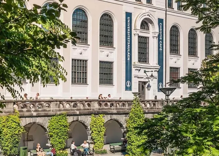 Dinbnb I Historical Building I 50m To Museum 아파트 *