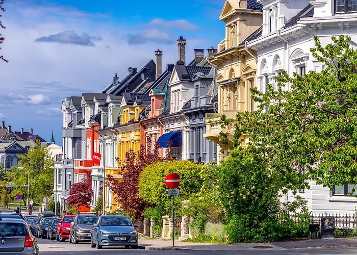 Dinbnb I Historical Building I 50m To Museum Appartamento Bergen